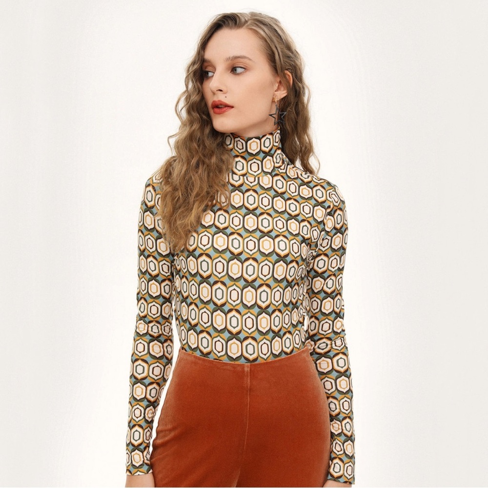 NWT Cider Geometric Patterned Stretch Turtleneck Top, Size Large